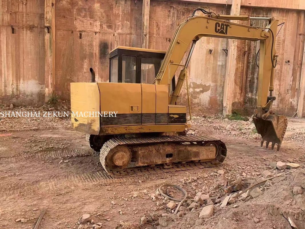 Japonya'da Mini Ekskavator Boyutları ve Orijinal Japonya Motoru ile Kullanılmış CAT E70B Kazı makinesi