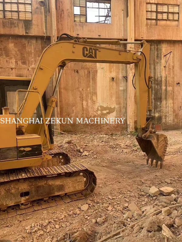 Japonya'da Mini Ekskavator Boyutları ve Orijinal Japonya Motoru ile Kullanılmış CAT E70B Kazı makinesi
