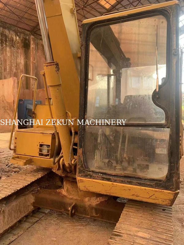 Japonya'da Mini Ekskavator Boyutları ve Orijinal Japonya Motoru ile Kullanılmış CAT E70B Kazı makinesi