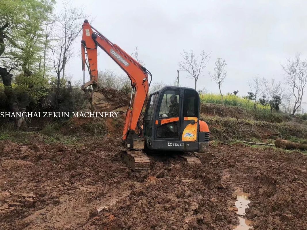 2010 EX60 İkinci El Mini Kazı Makinesi 38.1kw Orijinal Hidrolik Valfli