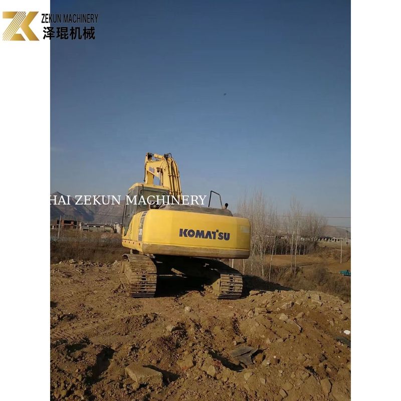Komatsu PC200-7 20 tonluk sürünen kazıcı 2015 yılında inşaat makineleri için kullanıldı