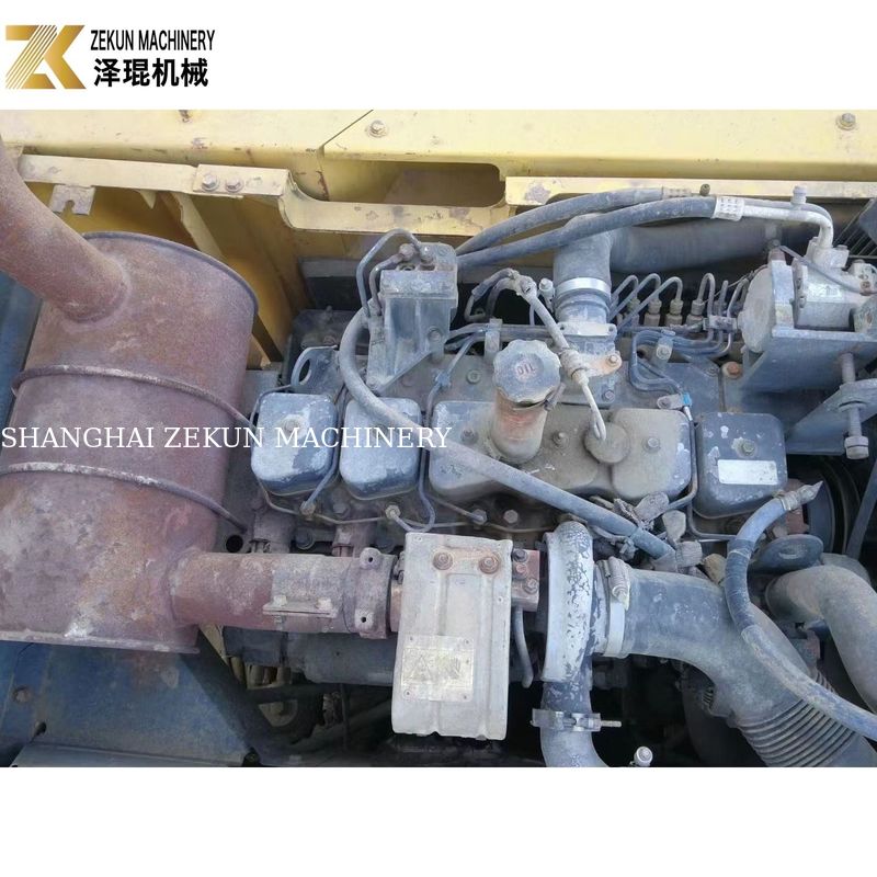 Komatsu PC200-7 20 tonluk sürünen kazıcı 2015 yılında inşaat makineleri için kullanıldı