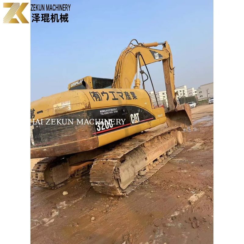 20 tonluk CAT 320C kazıcı kullanılmış ve müşterinizin gereksinimleri için iyi durumda