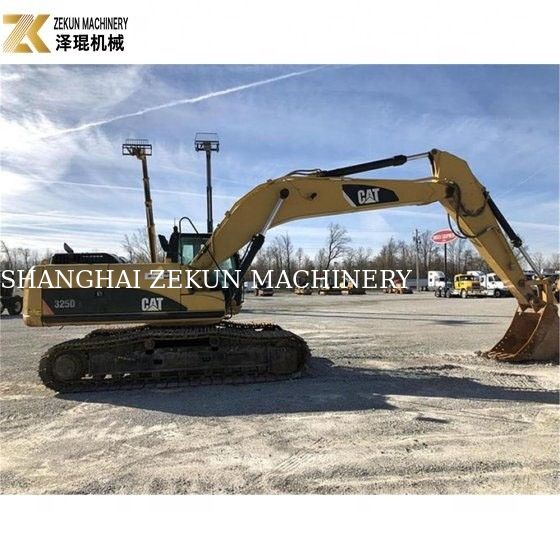 25 tonluk Caterpillar 325 Kullanılmış sürünen kazıcı 140KW Hareketli tür sürünen zincir