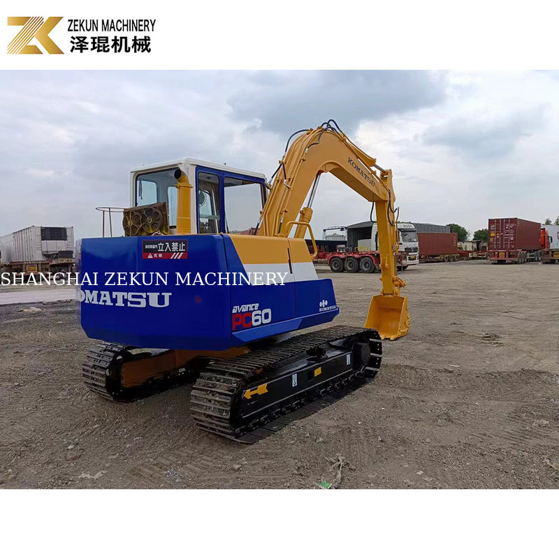 Japonya Komatsu PC60-6 düşük çalışma ağırlığı 6 ton ve iyi durumdaki kazıcı