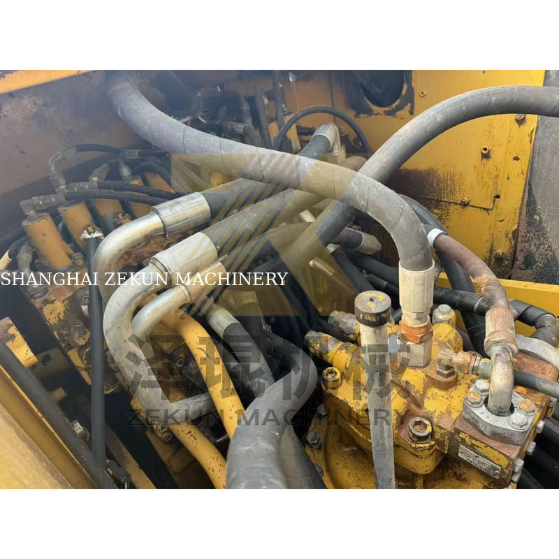 Japonya'da 20000 KG ağırlığında kullanılmış Cat 320D kazıcı iyi durumda