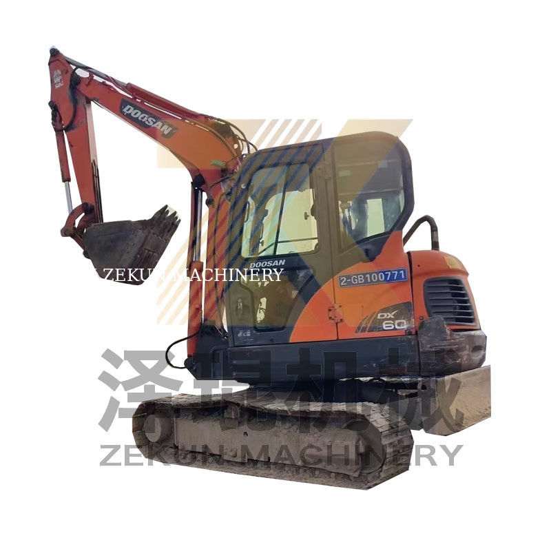 2015 kullanılmış Doosan DH60-7 kazıcı iyi durumda İyi 5500 KG makinesi ağırlığı