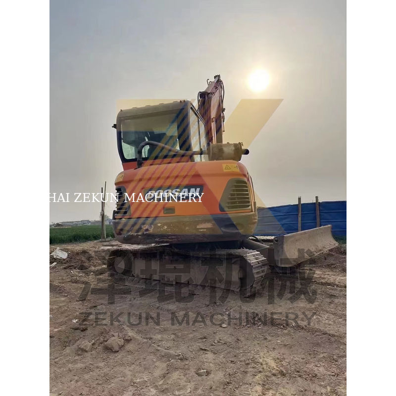 2015 kullanılmış Doosan DH60-7 kazıcı iyi durumda İyi 5500 KG makinesi ağırlığı