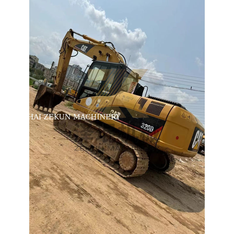 20 tonluk ikinci el Shantui Kato Excavator 320D 1M3 kova kapasitesi ile Şangay'da