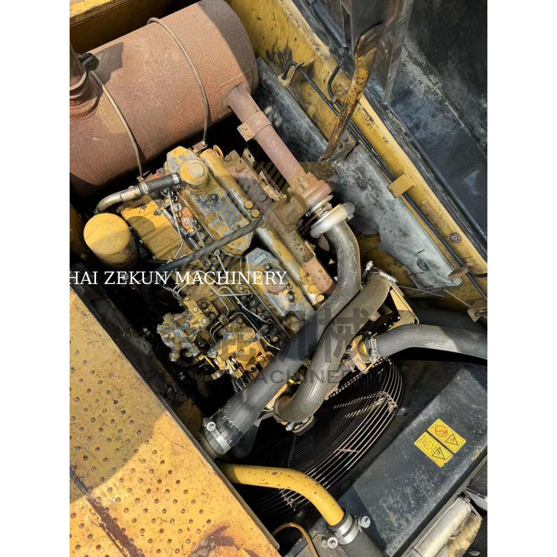 20 tonluk ikinci el Shantui Kato Excavator 320D 1M3 kova kapasitesi ile Şangay'da