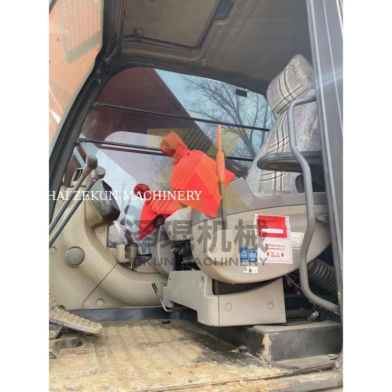 1.5 m3 kova kapasitesi olan kullanılmış Hitachi ZX350-3G kazıcı mükemmel durumda