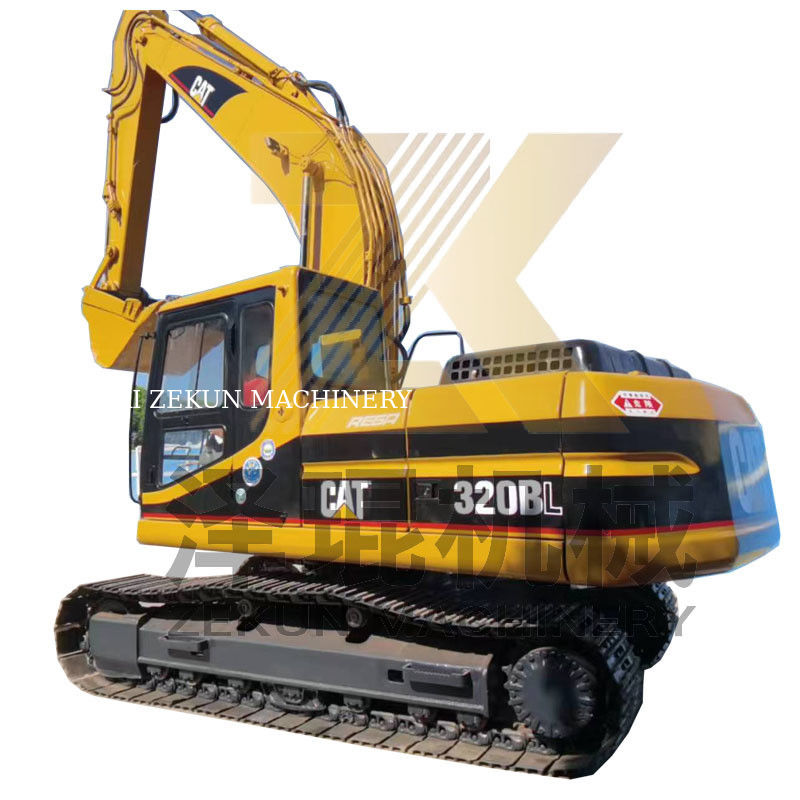 0.92 m3 kova kapasitesi ve 2001-4000 çalışma saati ile kullanılan Cat 320 BL kazıcı
