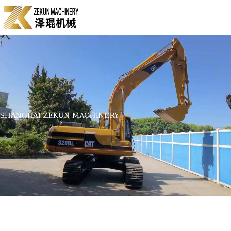0.92 m3 kova kapasitesi ve 2001-4000 çalışma saati ile kullanılan Cat 320 BL kazıcı