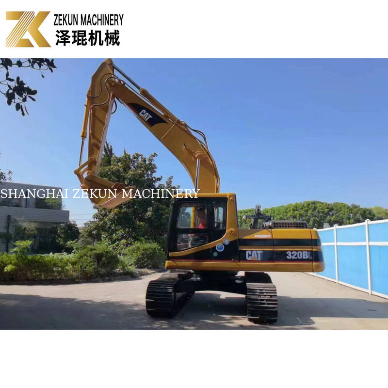0.92 m3 kova kapasitesi ve 2001-4000 çalışma saati ile kullanılan Cat 320 BL kazıcı