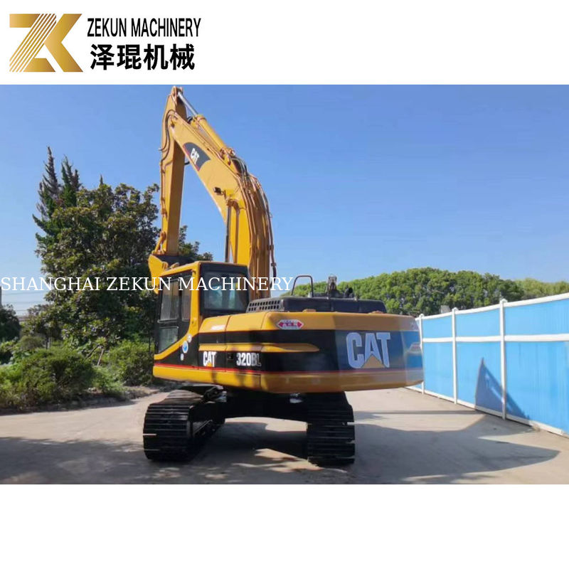 0.92 m3 kova kapasitesi ve 2001-4000 çalışma saati ile kullanılan Cat 320 BL kazıcı