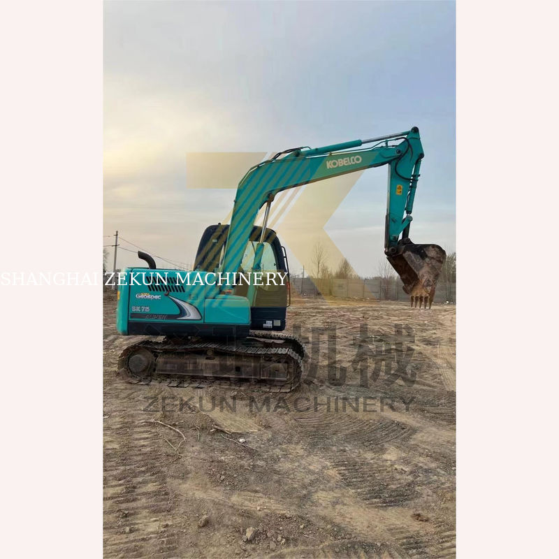 Kullanılmış Kobelco SK75-8 ekskavatörü mükemmel durumda Şangay'da satılıyor.