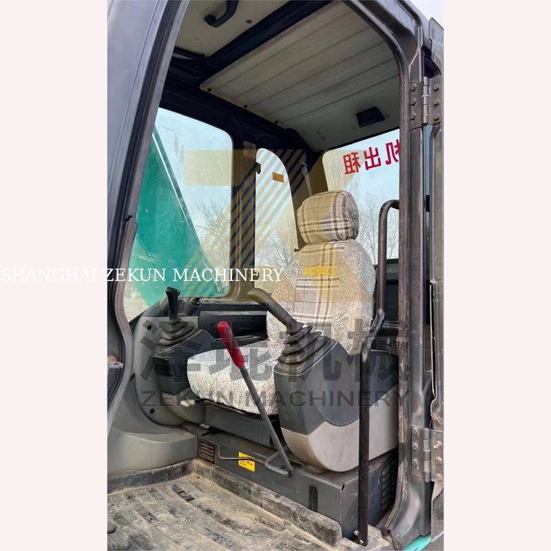 Kullanılmış Kobelco SK75-8 ekskavatörü mükemmel durumda Şangay'da satılıyor.