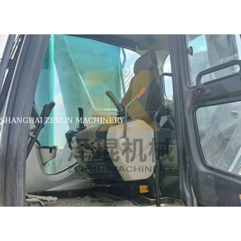 İyi durumda Kobelco SK350LC 8 1,6 m3 kova kapasitesi ve HINO motoru ile kazıcı
