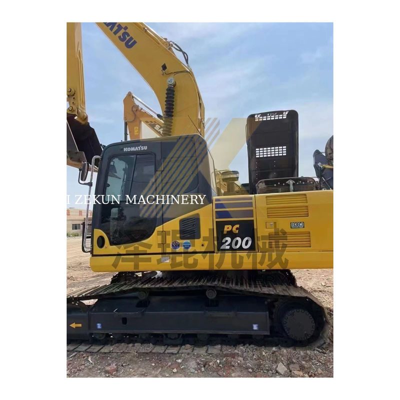 Kullanılmış Komatsu PC200-8 PC200 Excavator 0.8m3 kova kapasitesi ile toprak taşıma makinesi