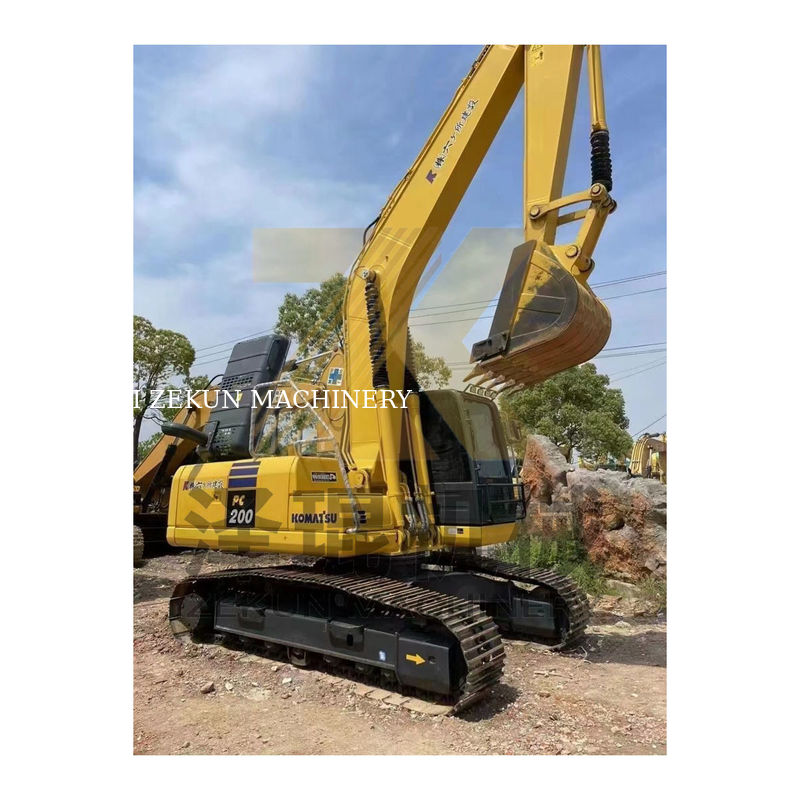 Kullanılmış Komatsu PC200-8 PC200 Excavator 0.8m3 kova kapasitesi ile toprak taşıma makinesi