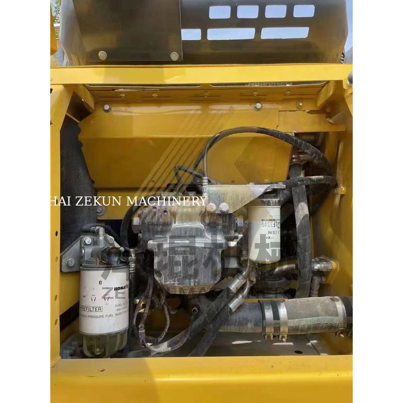 Kullanılmış Komatsu PC200-8 PC200 Excavator 0.8m3 kova kapasitesi ile toprak taşıma makinesi
