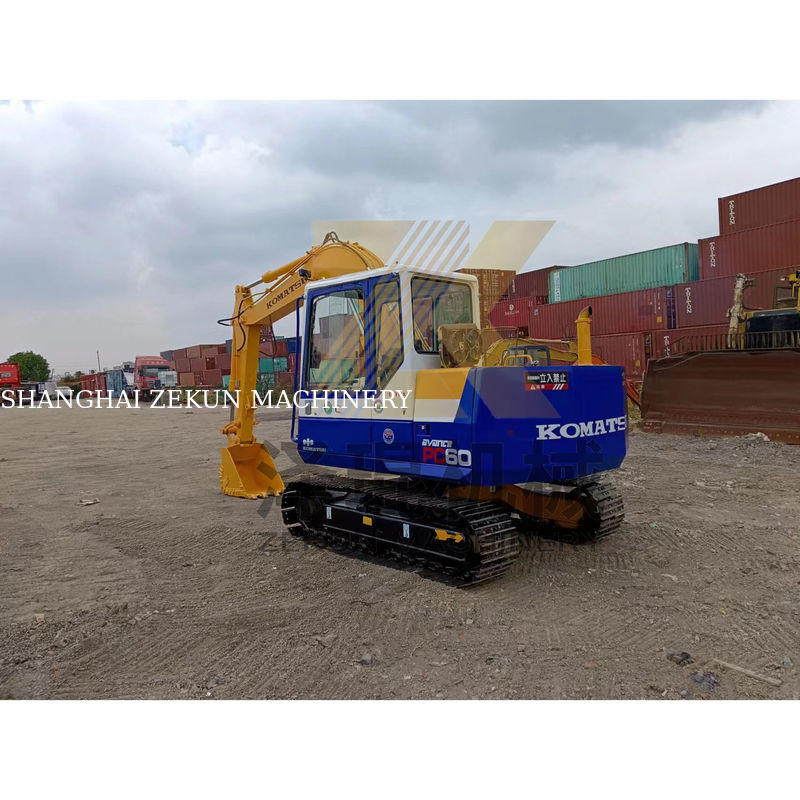 Kullanılmış Komatsu PC60-5 kazıcı diğer hidrolik silindirlerle ve 2022'de iyi durumda