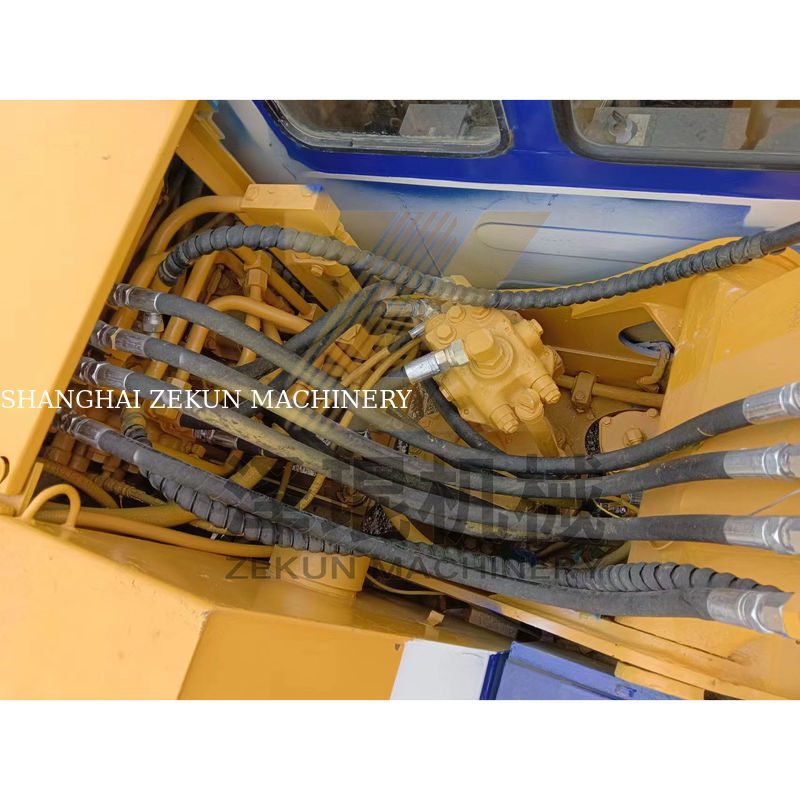 Kullanılmış Komatsu PC60-5 kazıcı diğer hidrolik silindirlerle ve 2022'de iyi durumda