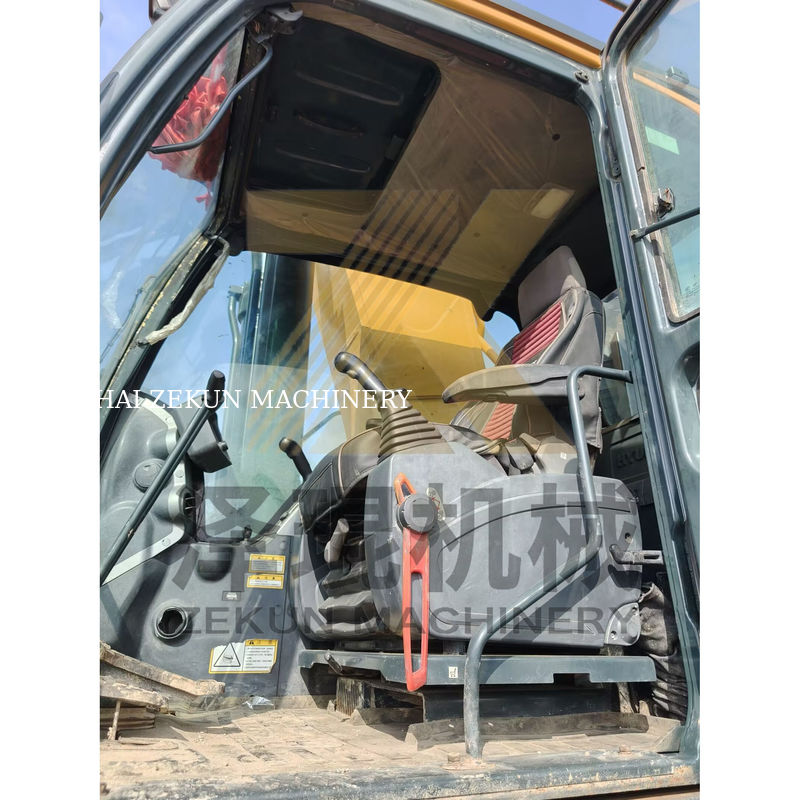 Harika durumda Hyundai R520 kazıcı 3M3 kova kapasitesi ve 266KW gücüyle sıcak pazarda