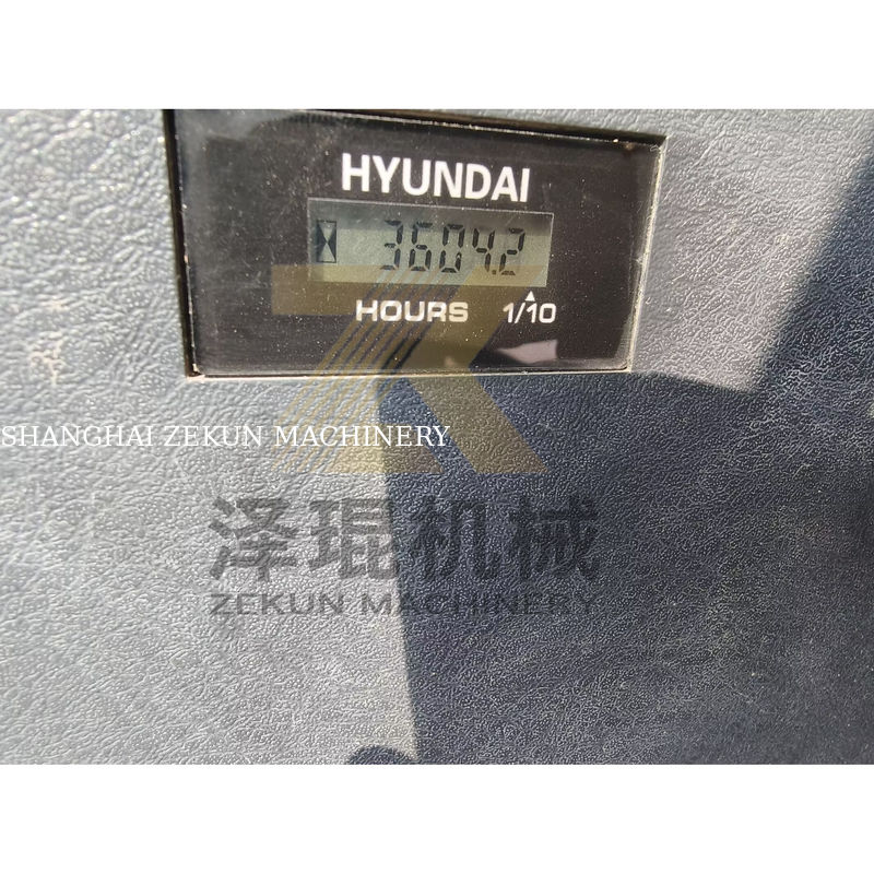Harika durumda Hyundai R520 kazıcı 3M3 kova kapasitesi ve 266KW gücüyle sıcak pazarda