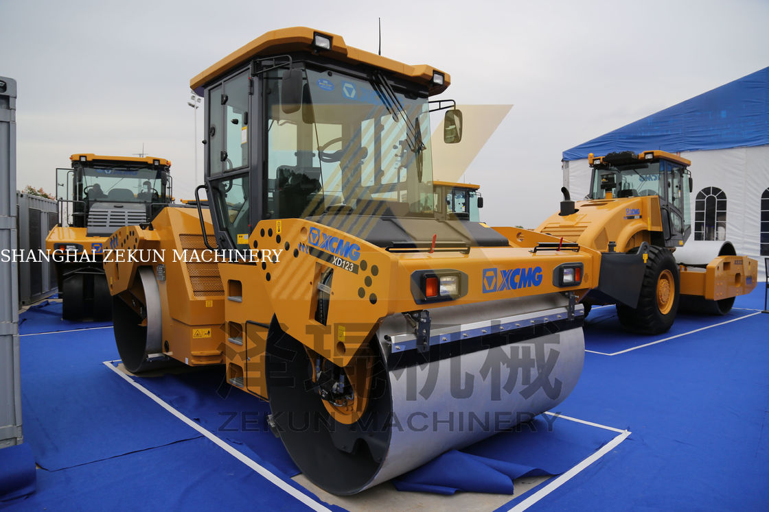 12 tonluk XCMG XD123 Çift Davul Roleri Çin III Aşama Yol İnşaatı Ekipmanı