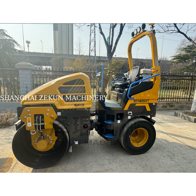 4 tonluk mini titreşimli yol rulo XCMG XD140SVT EU III aşama