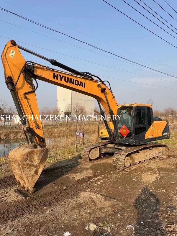 2018 R215VS kazıcı 3 800 çalışma saati