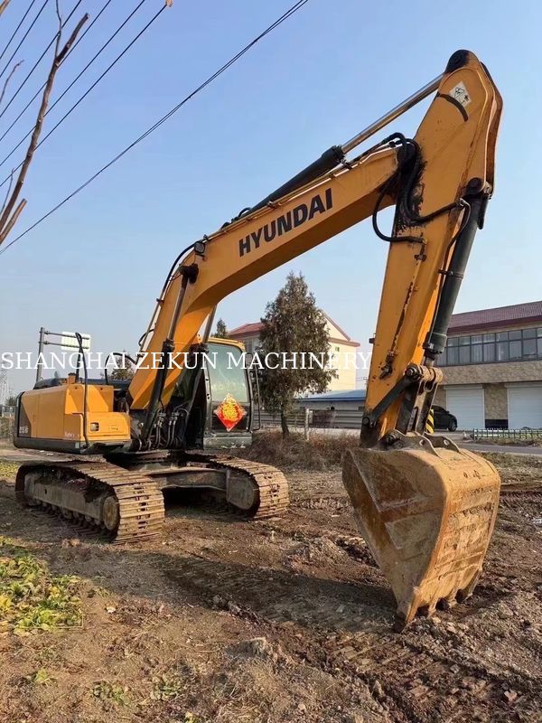 2018 R215VS kazıcı 3 800 çalışma saati