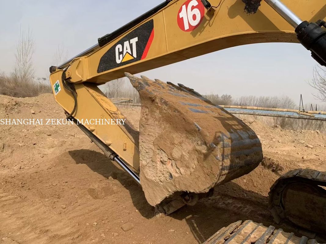 Çeşitli uygulamalar için çok yönlü 2020 Cat 323D2 kazıcı 23 ton 4877 saat