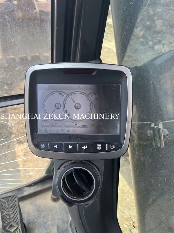 Kullanılmış Doosan DX500LC-9C Kazı makinesi 800 Rpm At Gücü ve En Yüksek Kazma Yüksekliği 11