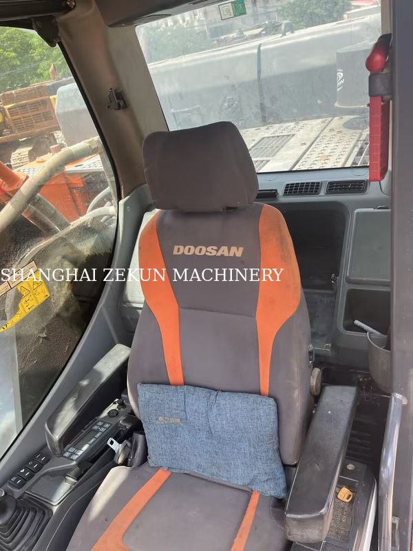 Kullanılmış Doosan DX500LC-9C Kazı makinesi 800 Rpm At Gücü ve En Yüksek Kazma Yüksekliği 11