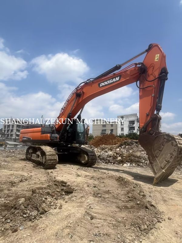 Kullanılmış Doosan DX500LC-9C Kazı makinesi 800 Rpm At Gücü ve En Yüksek Kazma Yüksekliği 11