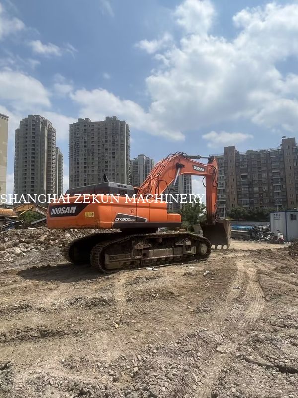 Kullanılmış Doosan DX500LC-9C Kazı makinesi 800 Rpm At Gücü ve En Yüksek Kazma Yüksekliği 11