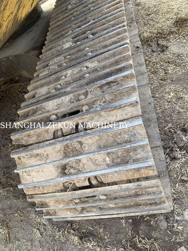 2015 Komatsu PC210LC-8MO Kazı Makinesi 100 Kg'lık çalışma ağırlığı ve 9 kg'lık en yüksek kazma kapsamı ile