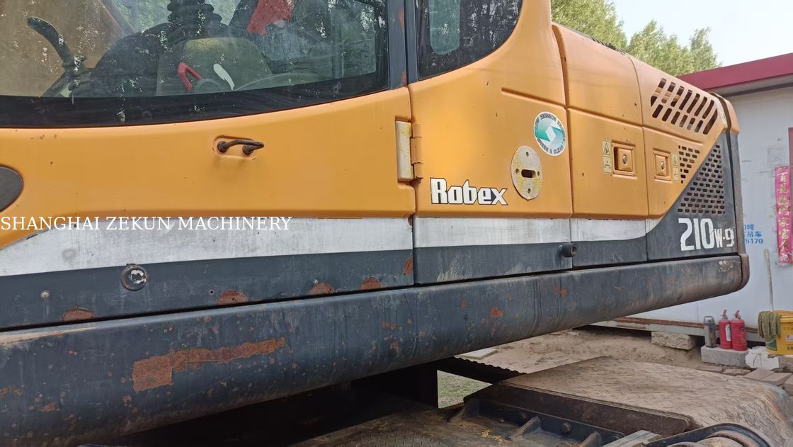 Hyundai R210W-9 Tekerlekli Kazıcı 330 L Yakıt Tankı Kapasitesi Ve Hidrolik Valf