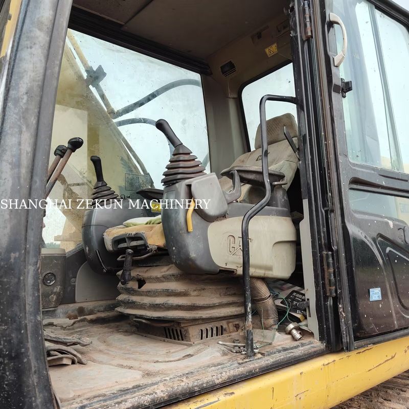 2016 CAT 320D Ekskavatör 20 Ton Sınıfı CAT C6.4 ACERT Motor ile Maksimum Kazı Derinliği 680 mm