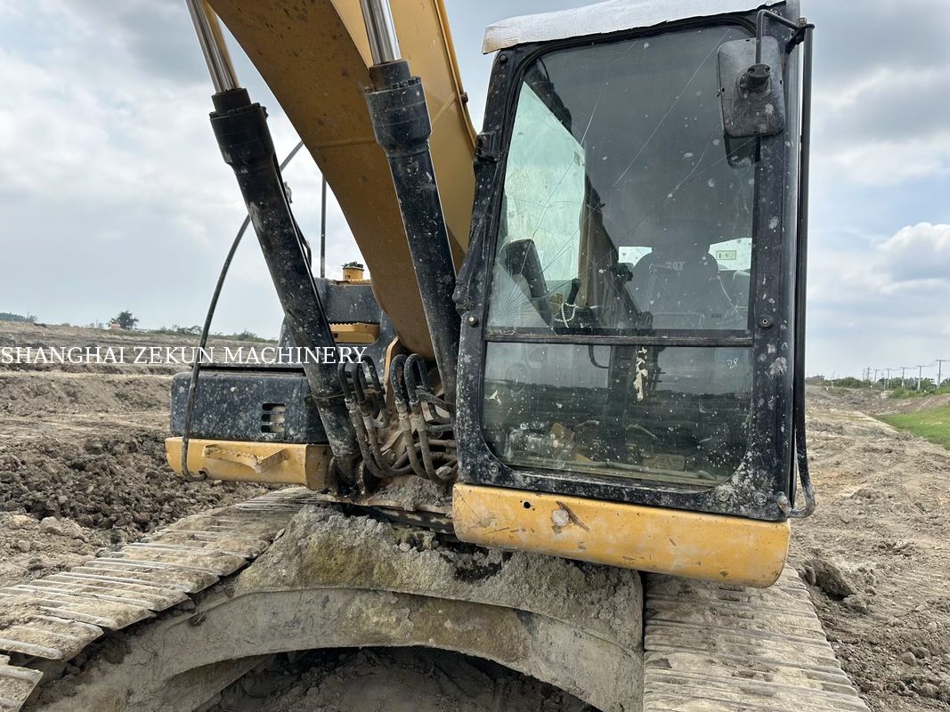 2014 CAT 320D2 Kazıcı 10 812 saat Ve Performans Hidrolik Akış Hızı 2 × 214 L/min Seyahat Hızı 3.5 / 5.5 Km/h