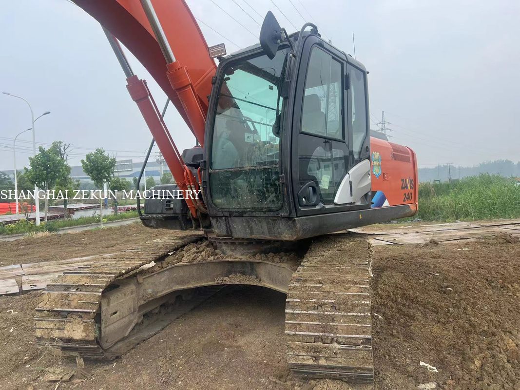 2022 Hitachi ZX200-5A Ekskavatör, Maksimum Kazma Yüksekliği 9 ve Dönme Hızı 13.3 Rpm, 5500 saat