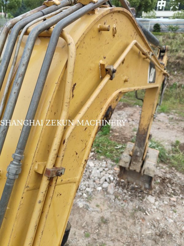 2019 CAT 307E2 Ekskavatör, Zemin Seviyesinde Maksimum Erişim Mesafesi 400 mm ve Yakıt Tankı Kapasitesi 135 L