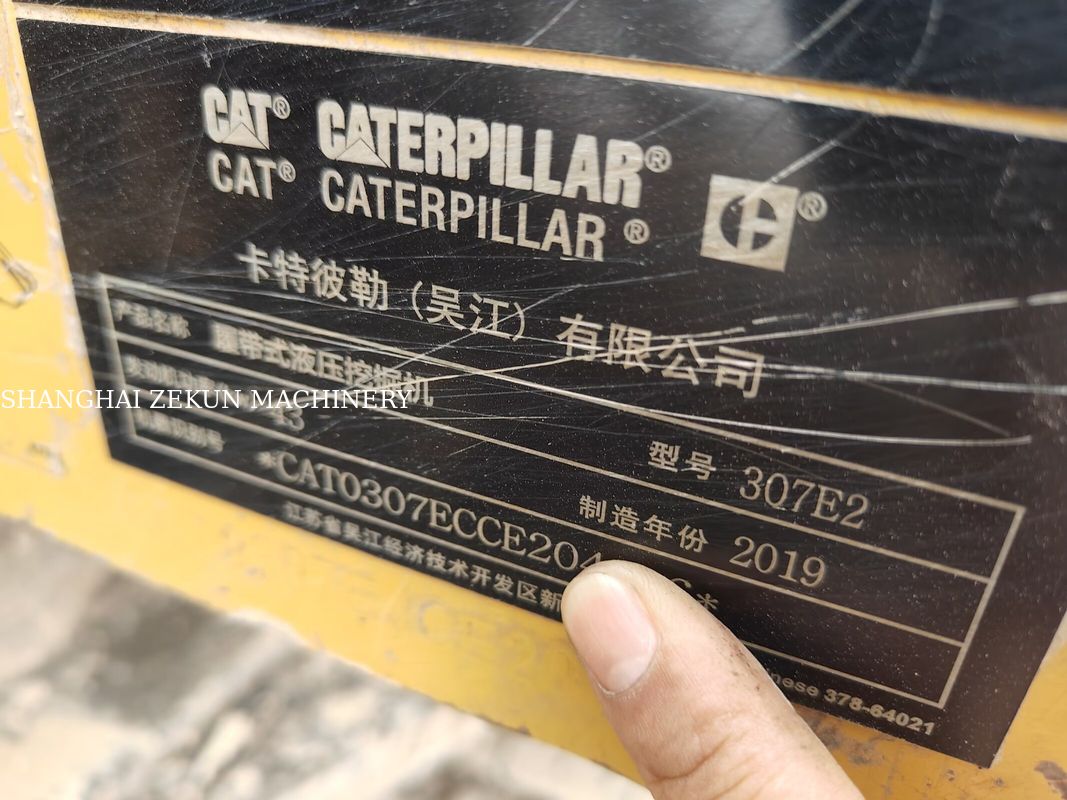 2019 CAT 307E2 Ekskavatör, Zemin Seviyesinde Maksimum Erişim Mesafesi 400 mm ve Yakıt Tankı Kapasitesi 135 L