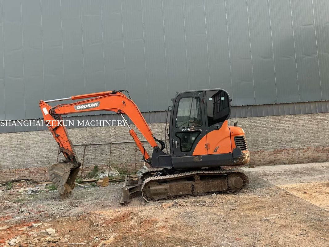 Doosan DX60 Ekskavatör Tier 3 Emisyon Standardı Zemin Seviyesinde Maksimum Erişim 100 mm ve Performans