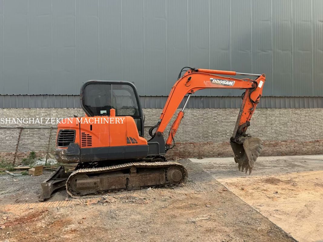 Doosan DX60 Ekskavatör Tier 3 Emisyon Standardı Zemin Seviyesinde Maksimum Erişim 100 mm ve Performans