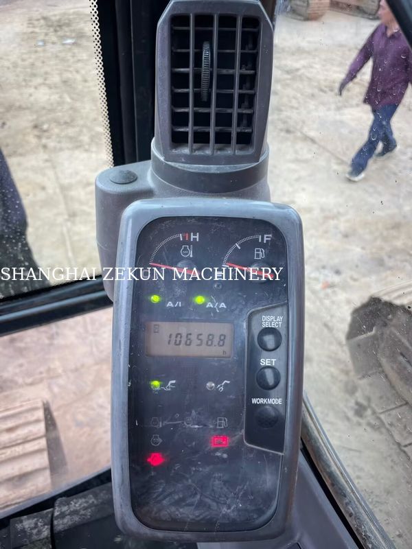 Hitachi ZX200-3G Ekskavatör 10658 saat Kol Uzunluğu 2.94 m Maksimum Kazı Yüksekliği 620 mm