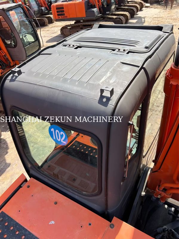 Hitachi ZX200-3G Ekskavatör 12081 saat Seyir Hızı 3.5 / 5.5 Km/sa Kabin Özellikleri Çok İşlevli Ekran