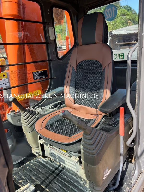 Hitachi ZX200-3G Ekskavatör 12081 saat Seyir Hızı 3.5 / 5.5 Km/sa Kabin Özellikleri Çok İşlevli Ekran
